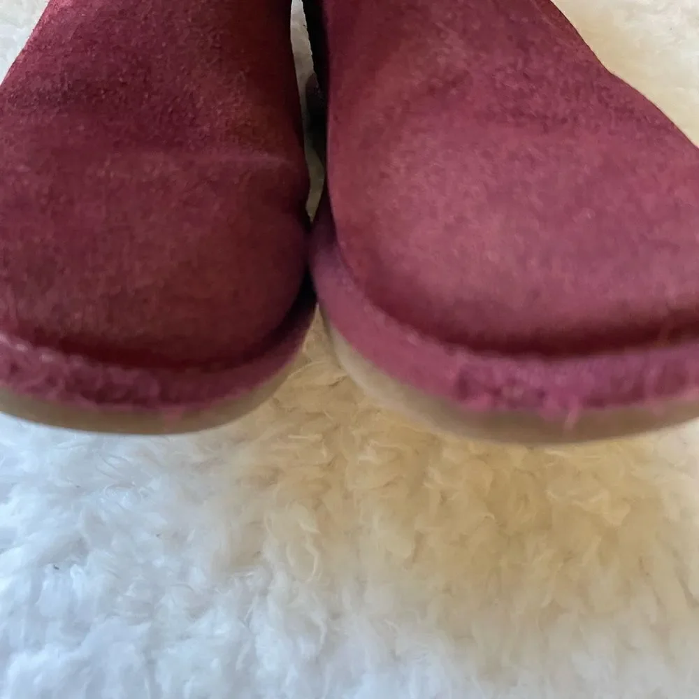 Koolaburra  by Ugg Victoria  kids short burgundy boots size 2.